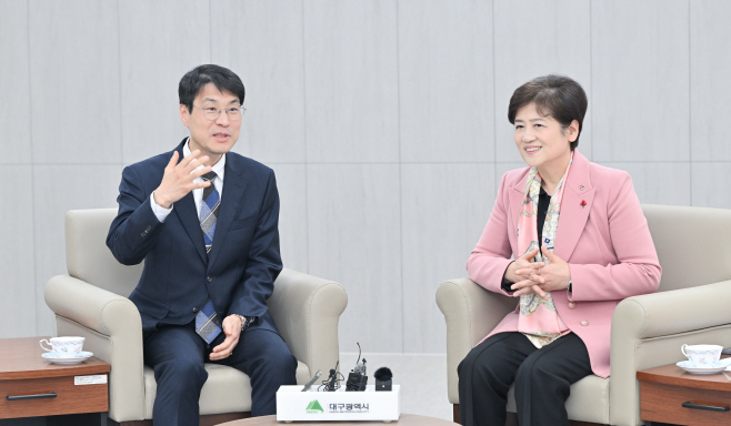 김정기_권한대행_강은희_교육감_면담_사진_3