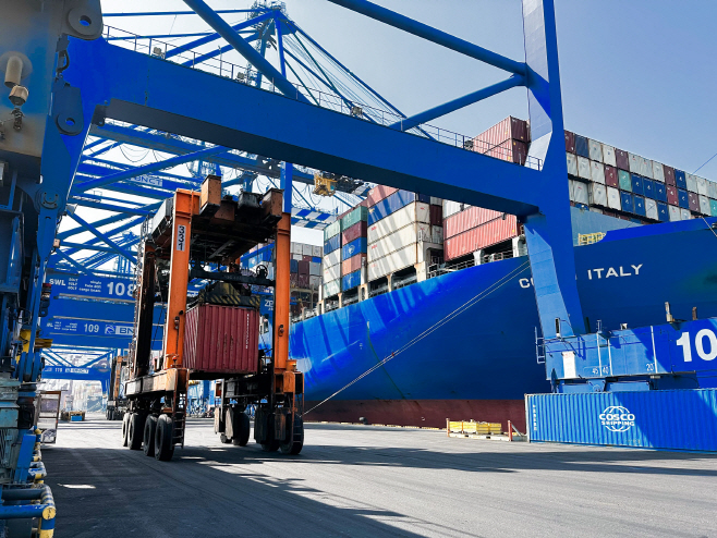 0123 LG U+, 초정밀측위로 부산신항 5부두 AI 안전관제시스템 구축(2)