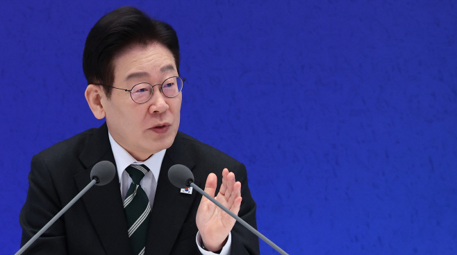 신년기자회견, 답변하는 이재명 대통령