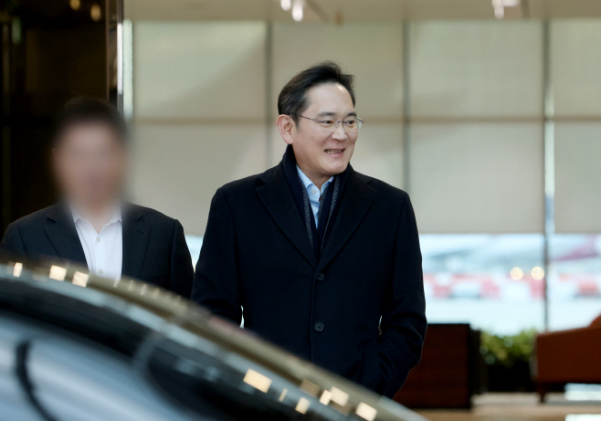 중국 출장 뒤 귀국하는 이재용 삼성전자 회장