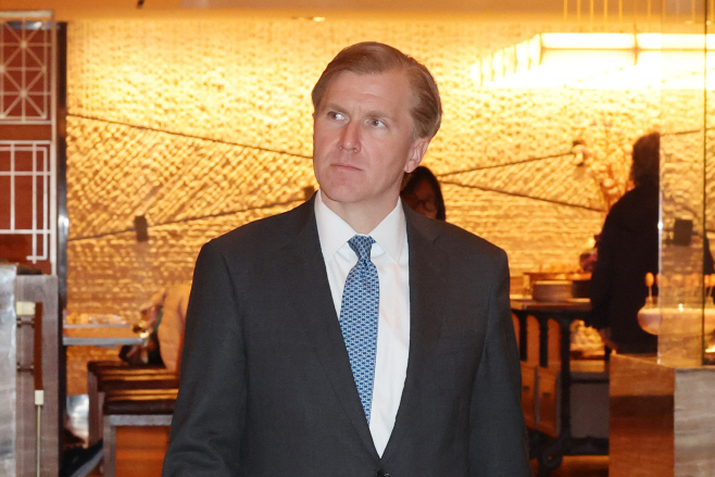 조찬 회동 마친 콜비 미국 국방차관<YONHAP NO-2350>