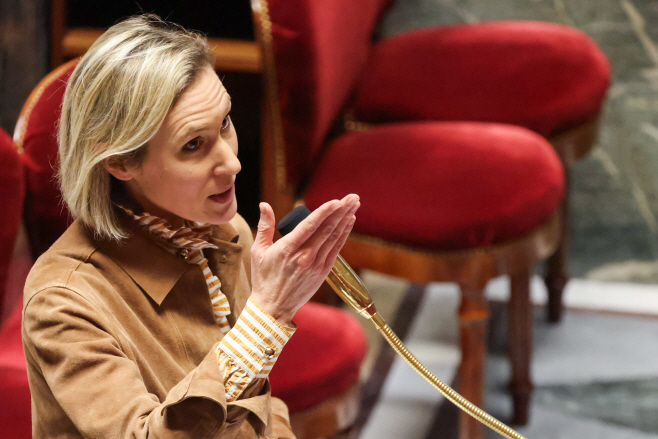 FRANCE-PARLIAMENT-GOVERNMENT-SOCIAL-ME... <YONHAP NO-0318> (AFP)