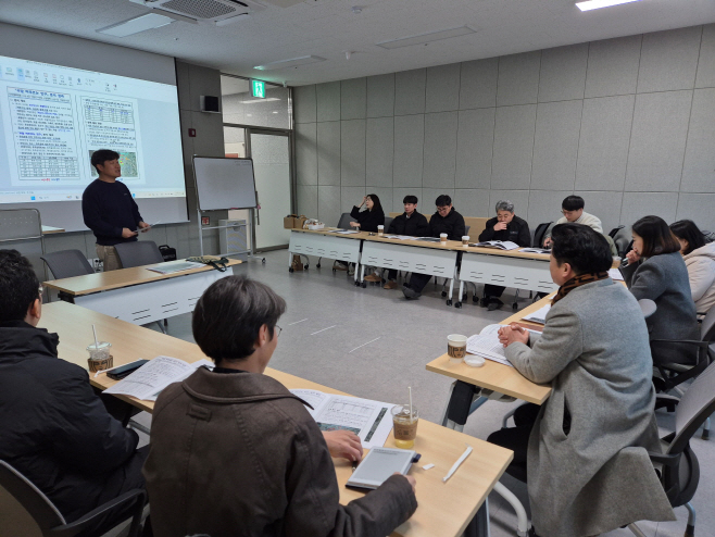 28일 (홍성군, 전국 최초 ‘주말 머무르는 인구’ 분석 ‘눈길’)_주말 머무르는 인구 분석 협업 회의