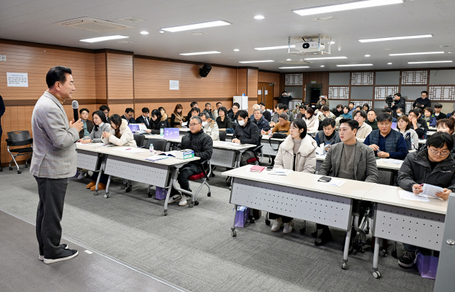 1.기업투자유치과(의정부시, ‘현장 밀착형’ 기업지원 본격화…2026 의정부시 중소벤처기업 시책설명회 성료)2