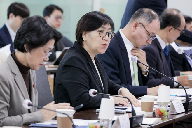 20260127-01 정은경 장관, 제5차 보건의료정책심의위원회(국제전자센터)-14