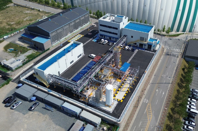 260130 수소배관망 국산화 실증사업 최종선정, 수소배관 원익머트리얼즈 관련사진(설명_원익에서 만드는 암모니아를 기반으로 생산한 수소를 가지고 수소배관망 실증)