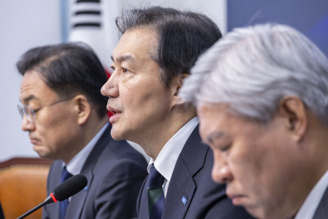 발언하는 조국 대표<YONHAP NO-4446>