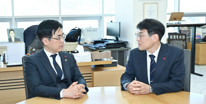 [붙임]_김민재_행안부_차관_면담_사진_2