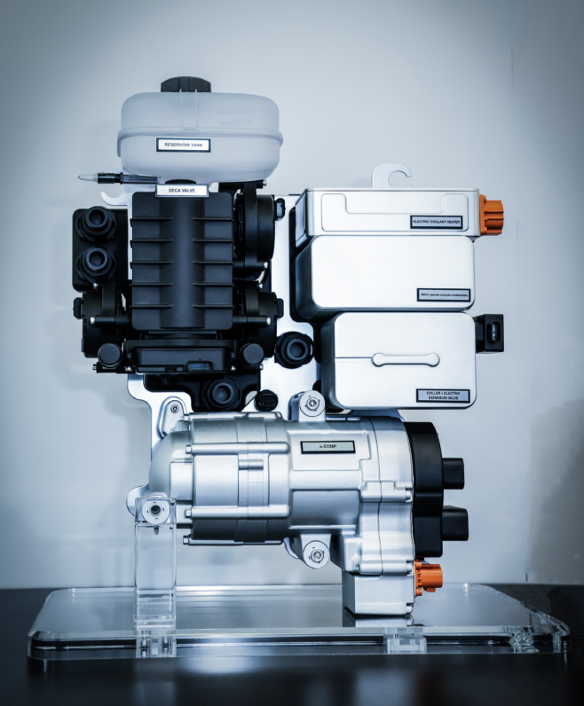 [보도사진-2] 현대위아, 미래 열관리시스템 3종 공개...열관리 전문사 도약