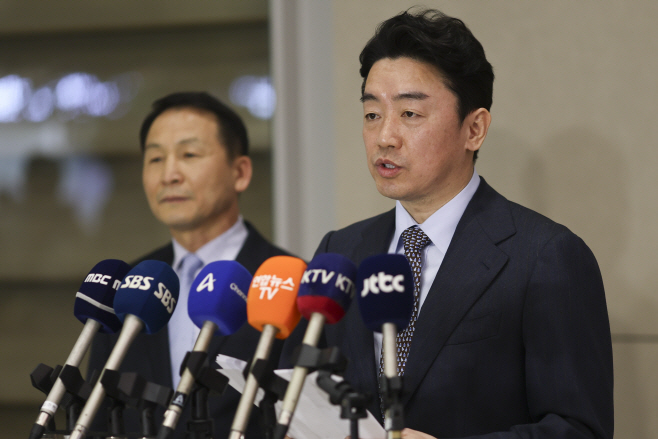 발언하는 강훈식 비서실장<YONHAP NO-2852>