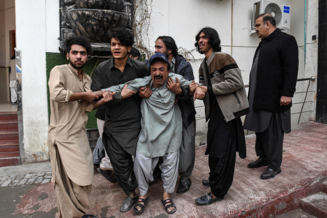 TOPSHOT-PAKISTAN-UNREST-SOUTHWEST <YONHAP NO-2816> (AFP)