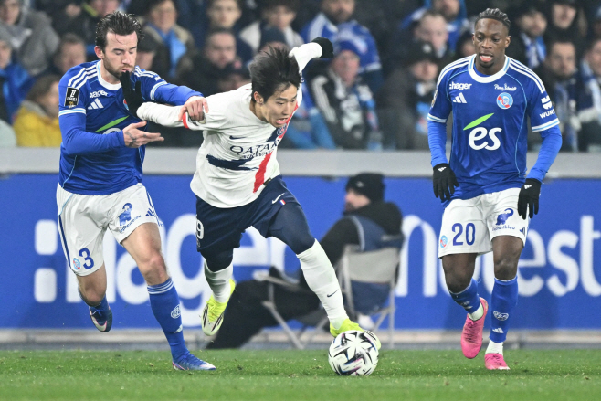 FBL-FRA-LIGUE1-STRASBOURG-PSG