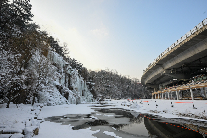 밤사이 내린 눈1