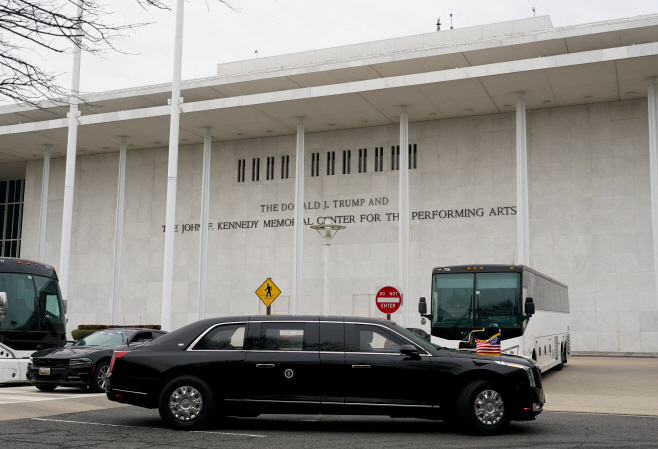 USA-TRUMP/KENNEDY CENTER <YONHAP NO-2880> (REUTERS)
