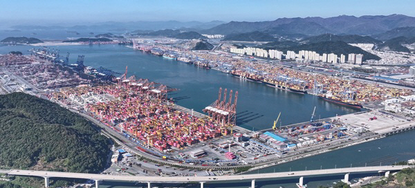 부산항 신항 전경(4부두 상공에서 바라본 컷)