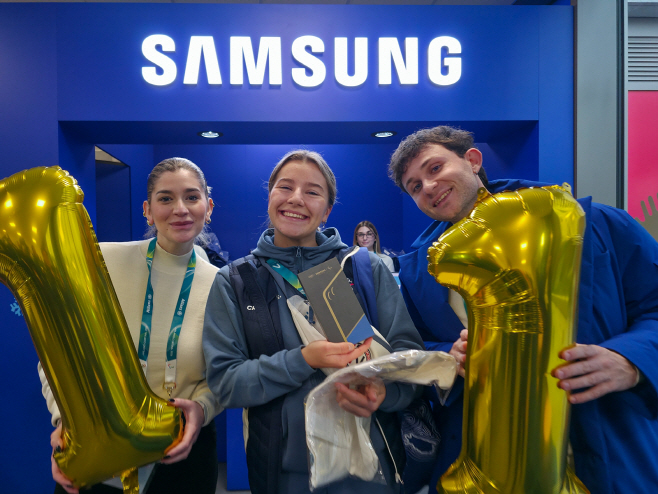 삼성전자, 갤럭시 Z 플립7 올림픽 에디션 전달