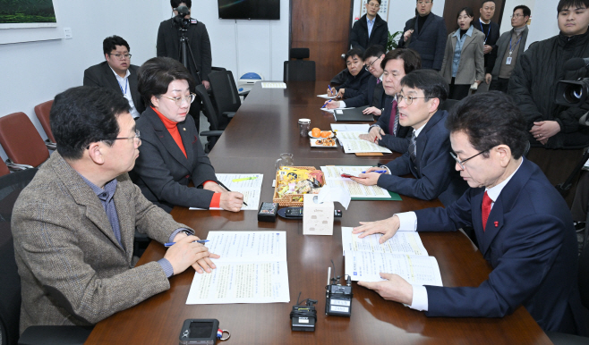 [붙임]_신정훈_행안위_위원장_면담_1