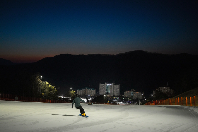 [보도사진] 비발디파크 야간스키