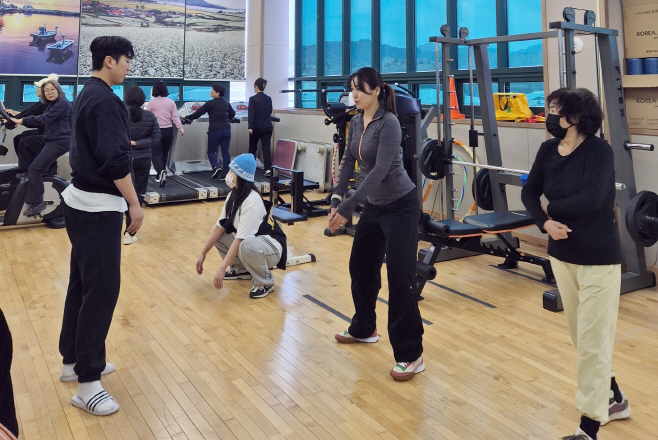 건강플러스 체력단련실