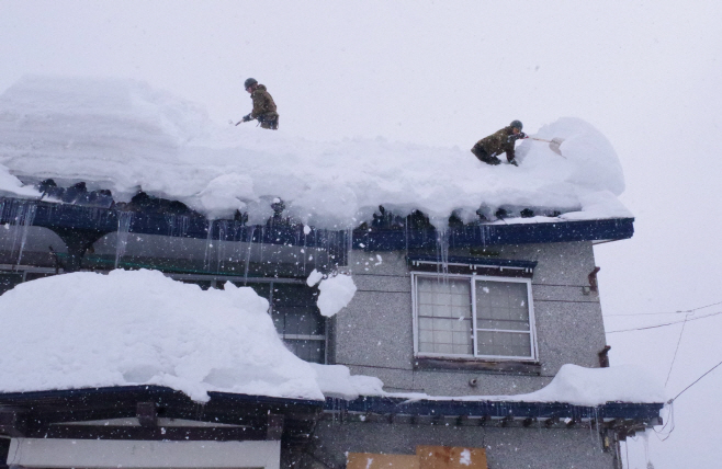 JAPAN-WEATHER-SNOW-CLIMATE
