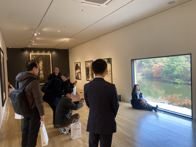 1-1. 2025 카타르 트래블마트에서 B2B 상담을 하고 있는 사진