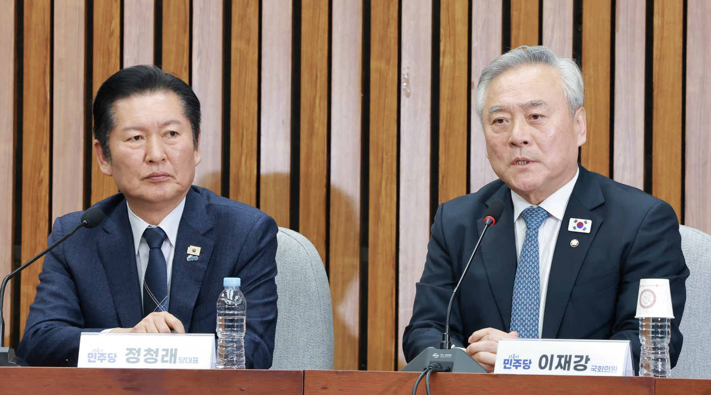 발언하는 민주당 이재강 의원