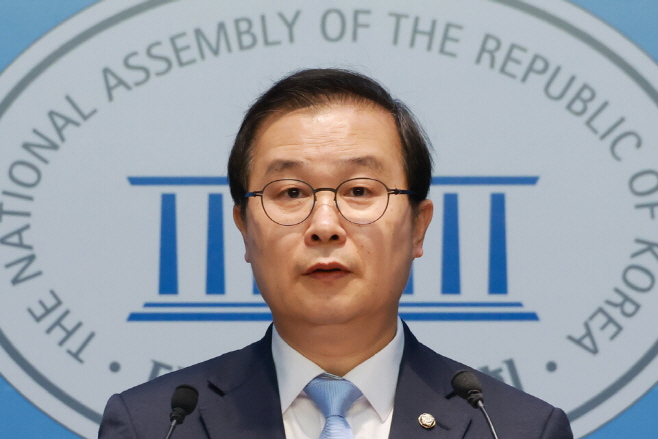 최고위원 보궐선거 출마 선언하는 민주당 이건태...<YONHAP NO-2866>