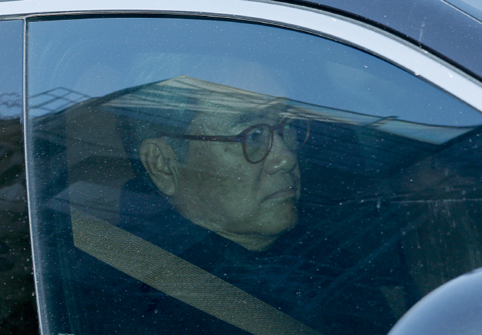 정진석, 경찰 출석