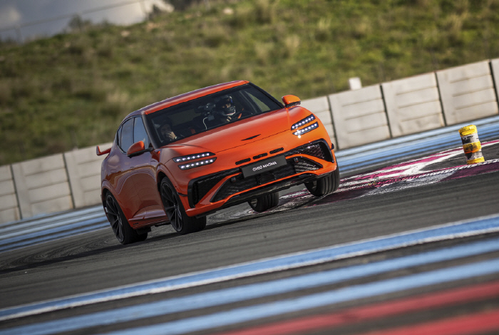 제네시스gv60마그마에담긴럭셔리고성능의의미_6