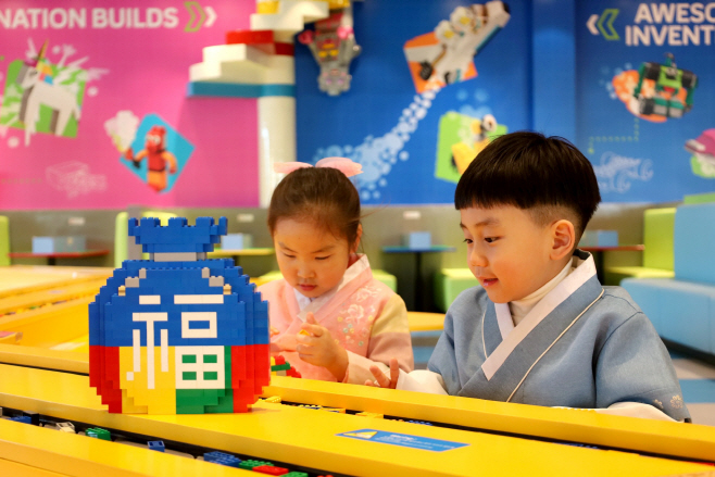 레고랜드 가족 방문객 위한 다채로운 설맞이 이벤트 4종 공개 (1)