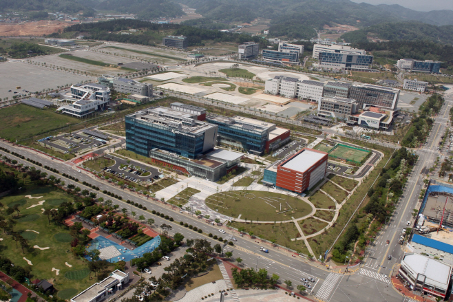 20251022151855_23755490548327ceda01f4b0d2f79dc3_12lp