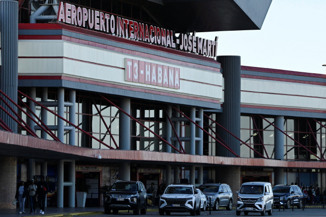 CUBA-FUEL/AIRPORT <YONHAP NO-0631> (REUTERS)