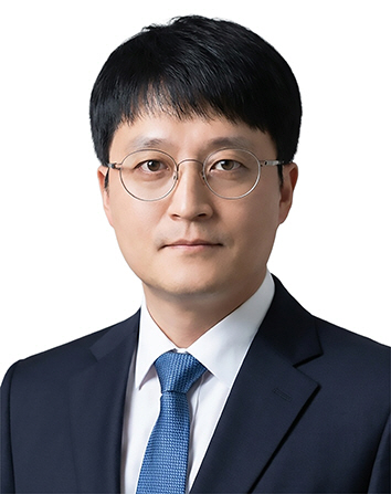 정채웅 증명사진-1 복사 3