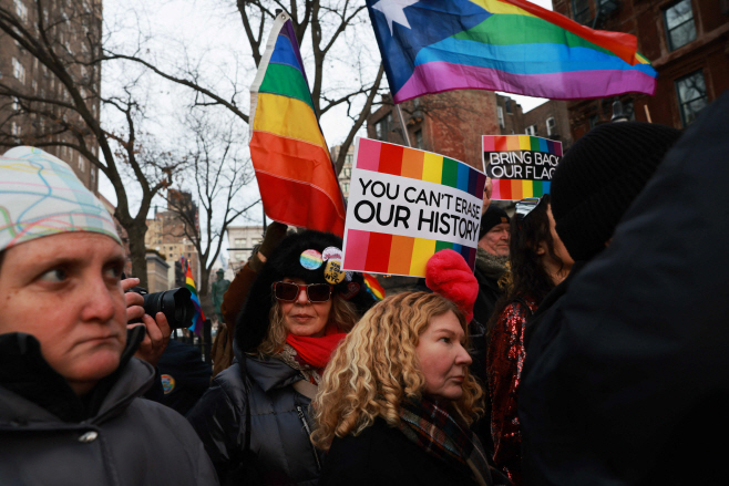 US-PROTEST-HELD-AT-STONEWALL-NATIONAL-MONUMENT-AFTER-PARKS-SERVI