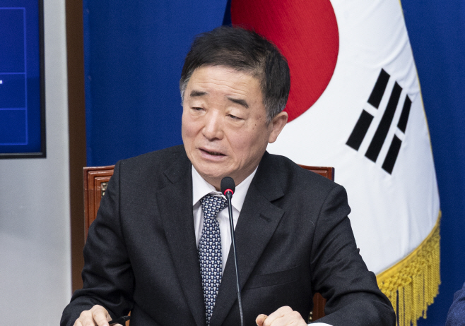 최고위원회의에서 발언하는 강득구 최고위원<YONHAP NO-4742>