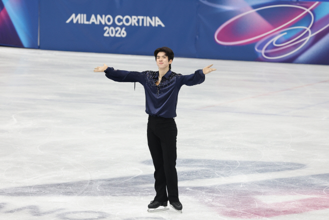 좋은 연기 선보인 차준환, 마무리는 미소와 함께