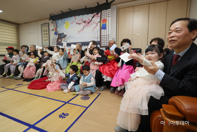 송파구 설날 맞아 어린이집 세배