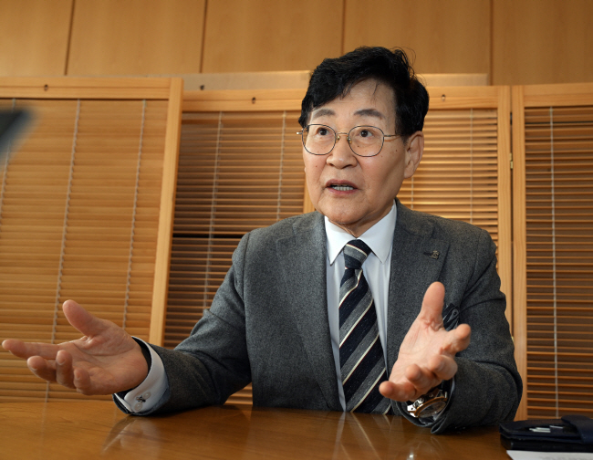 윤형주 한국해비타트 이사장 인터뷰