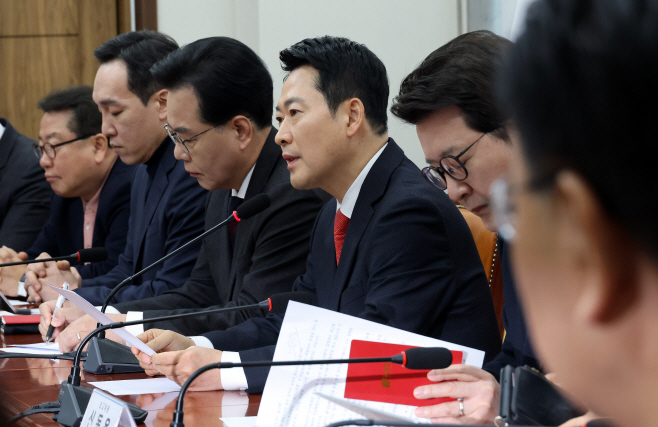 장동혁 대표, 최고위 모두발언<YONHAP NO-4015>