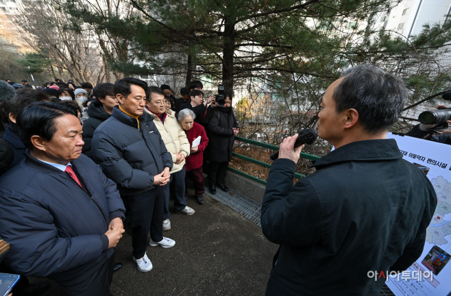 오세훈 시장, 고지대 이동약자 이동편의시설 예정지 방문