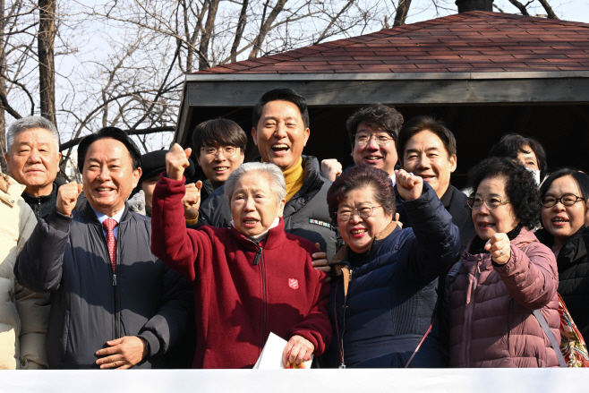 오세훈 시장, 고지대 이동약자 이동편의시설 예정지 방문