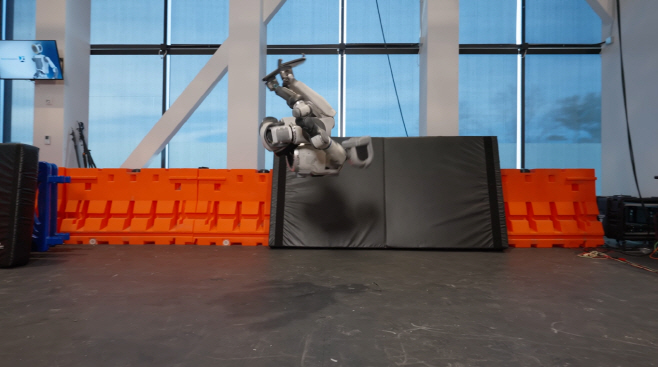 30368D8A-7896-1F99-FB3E-EBF8AE466FAA