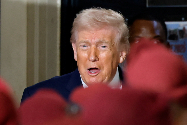 USA-TRUMP/BADBUNNY-LATINOS