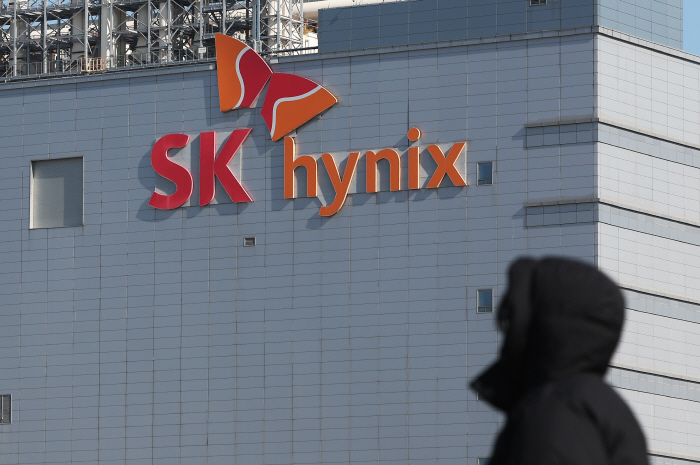 SK하이닉스, 역대 최고 실적<YONHAP NO-5536>