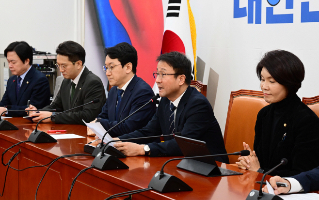 민주당 정책조정회의-08