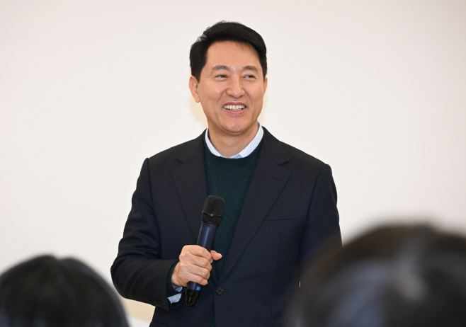 오세훈 시장, 동작구 우리동네키움센터 방문4