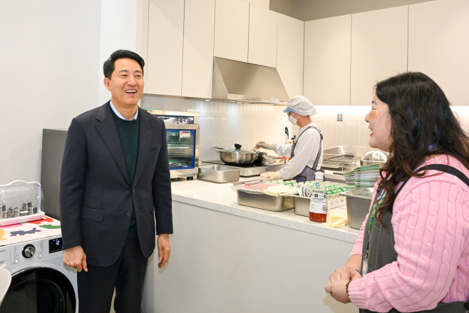 오세훈 시장, 동작구 우리동네키움센터 방문