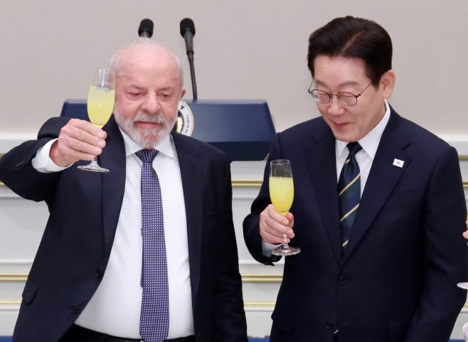 건배하는 한-브라질 정상<YONHAP NO-7854>
