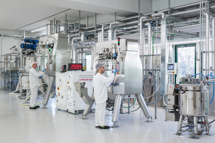 케미노바 생산 장면