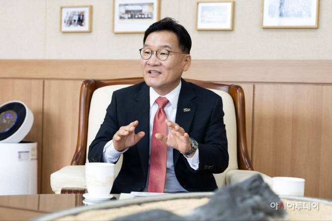 강위원 경제부지사